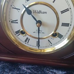 VINTAGE WALTHAM 31 DAYS  CHIME TABLE CLOCK, WORKS EXCELLENT ONLY THE BARS MECANIC SOUND REGULAR OTHER THAT GREAT MECANIC ONLY PICK UP 