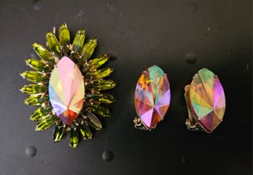 Vintage Mid-Century AB Rhinestones Brooch & Clip Earrings Set Gold Toned