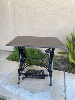 Selling A Vintage New England Queen Sewing Machine Base Table 