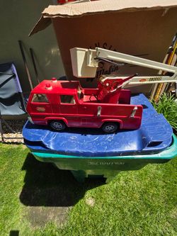 Vintage tonka snorkel fite truck with mini fire hydrant