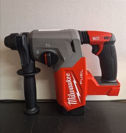 MILWAUKEE 18V /1" (25 MM) SDS PLUS ROTARY HAMMER