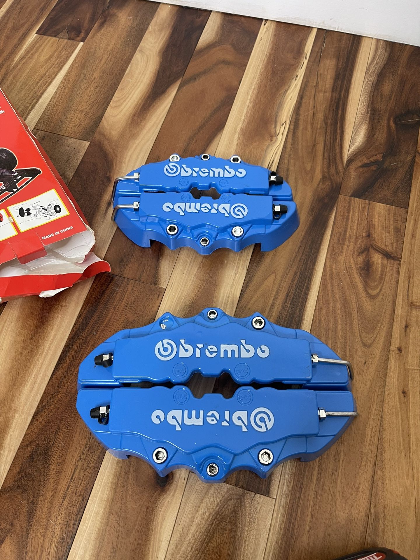 NIPPYCM 8 Colors Universal ABS Plastic Car 3D Disc Brake Caliper Covers with Logos Front Rear Auto Accessories Kit