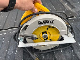 Dewalt DWE575 7 1/4” Circular Saw