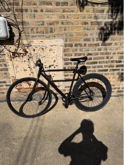 Black fixie Pure Cycles
