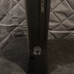 XBOX 360S (no Controller)