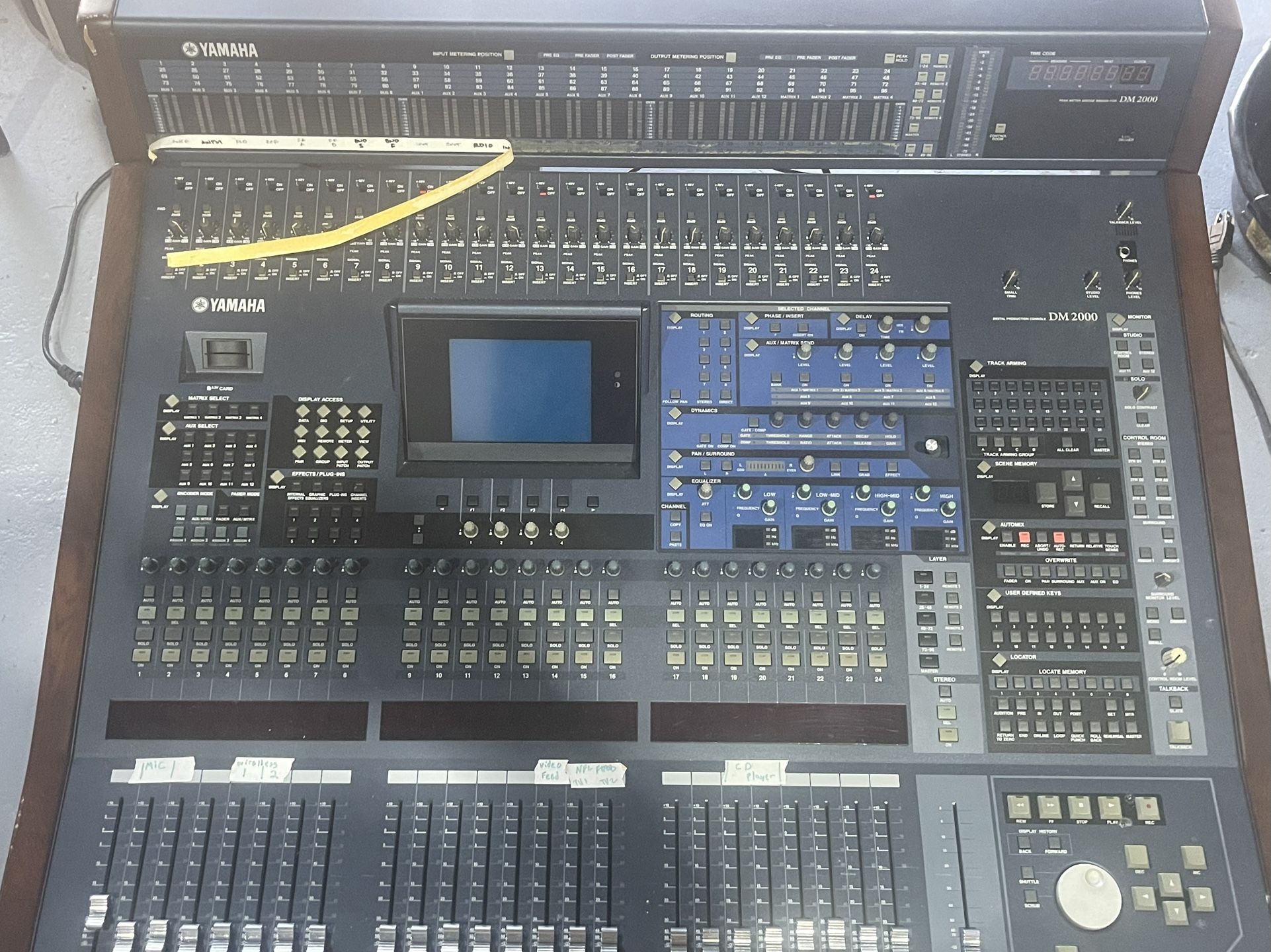 Yamaha D- 2000