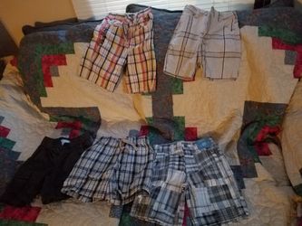 Boys size 2t shorts