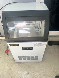 Commercial icemaker
