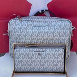 Michael Kors Set NWT pick up in the city of Pico Rivera