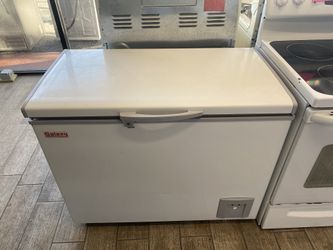 Galaxy Chest Freezer