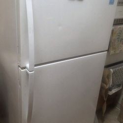 Refrigerator WHIRLPOOL 
