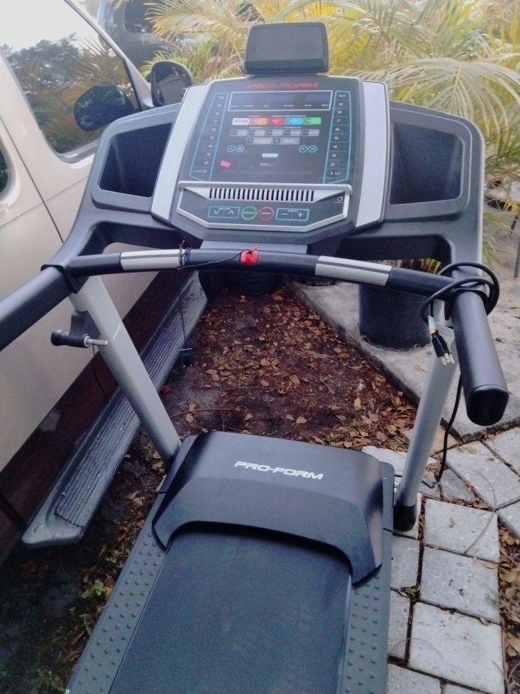 Treadmill PRO FORM $280