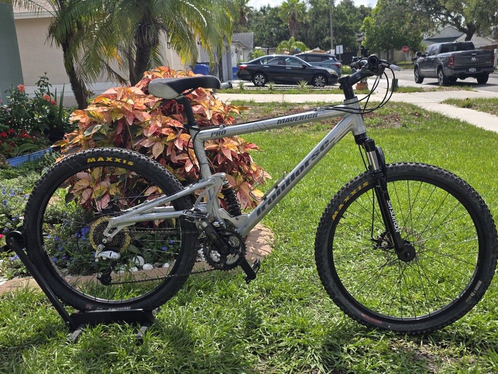 Iron Horse Maverick Pro Dual Suspension Mountain Bike