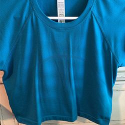 Lululemon Tshirt