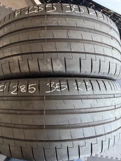 (2) 23” Pirelli Pzero 285/35/23 used tires like new
