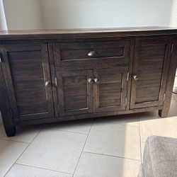 Buffet/TV Stand/Sideboard 