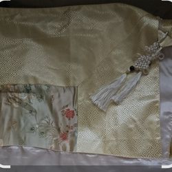 85"x96" (2.36 yards x 2.7 yards) This is brocade jacquard table cloth.