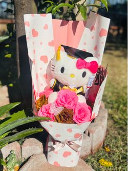 Hello Kitty graduation 👩‍🎓 bouquet 💐
