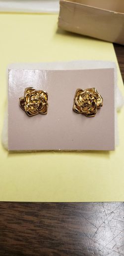 Avon Sculptured Rose pierced earrings 1988