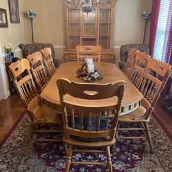 Dining Room Set With Hutch And Eight Chairs.