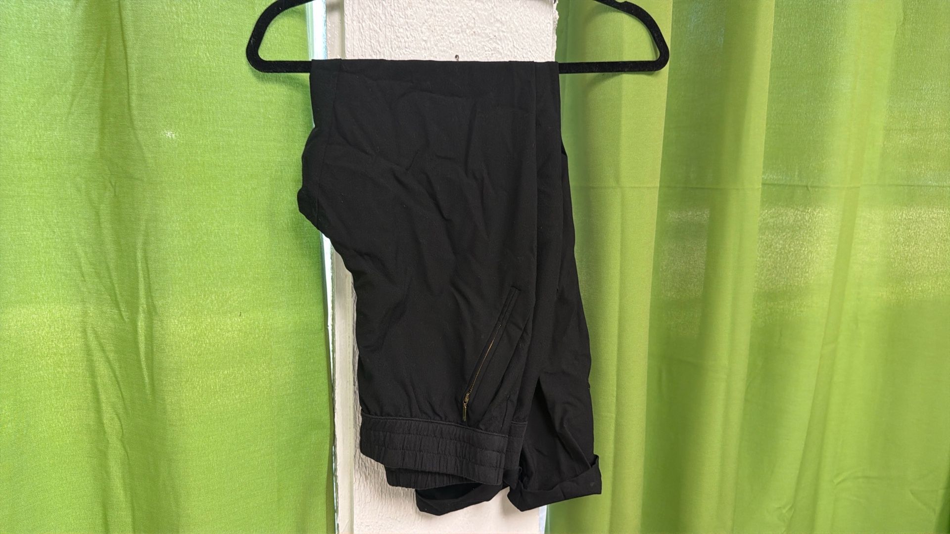 Women’s Black Pants Size S $3