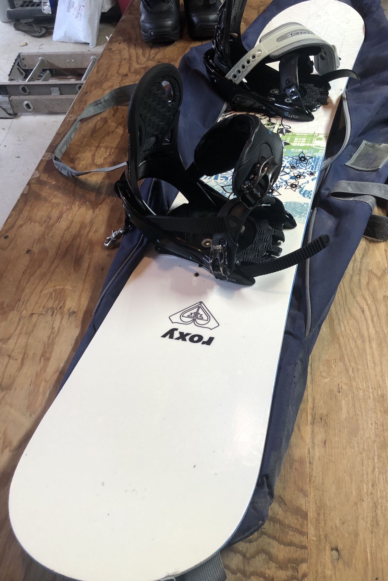 Roxy snowboard + Burton boots & bindings + bag