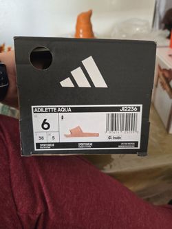 Woman Addias Sandals