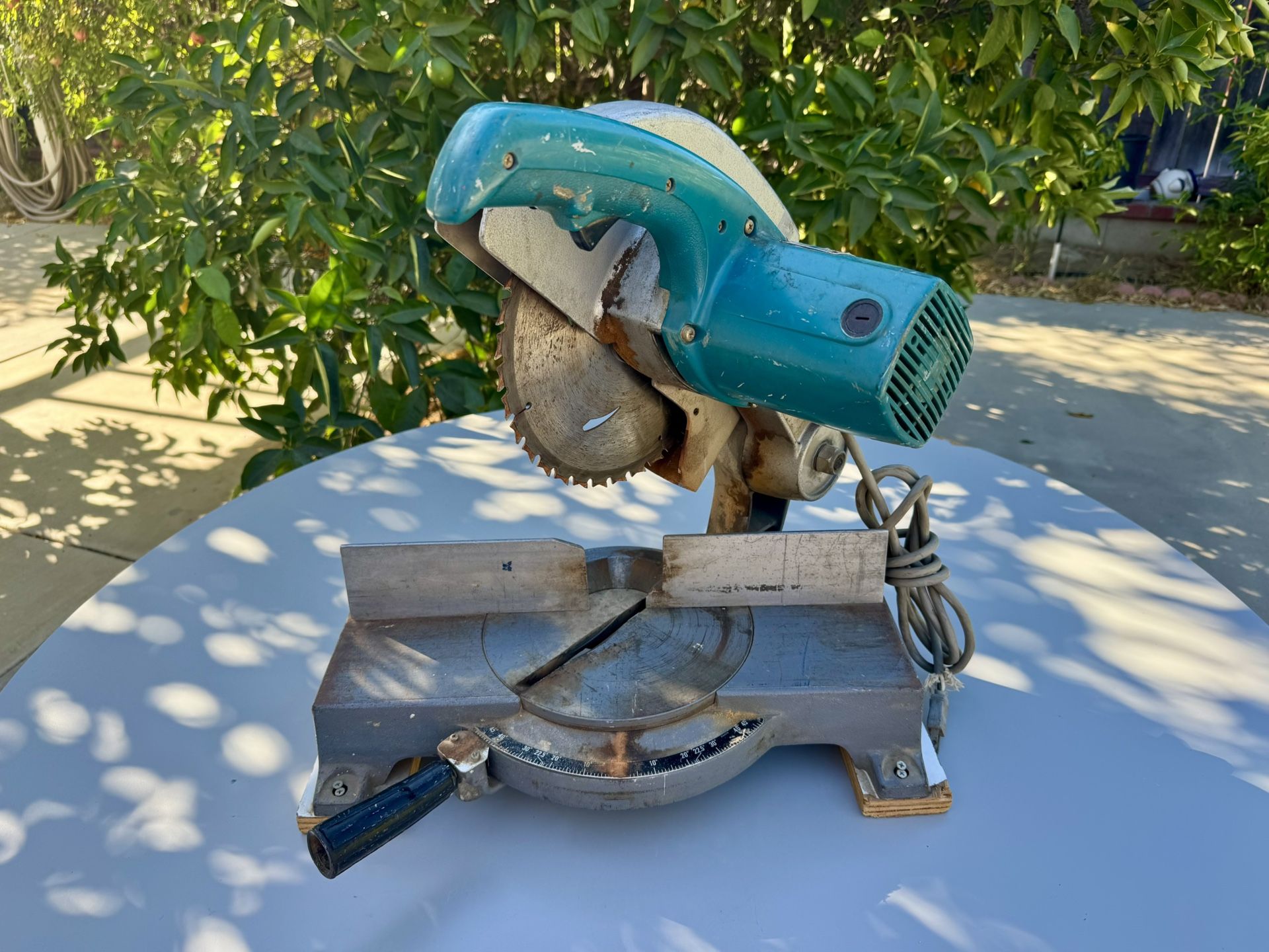 Makita 10" Miter Saw 2401B