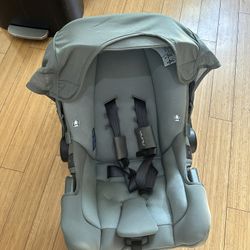 Infant Car Seat – Excellent Condition
