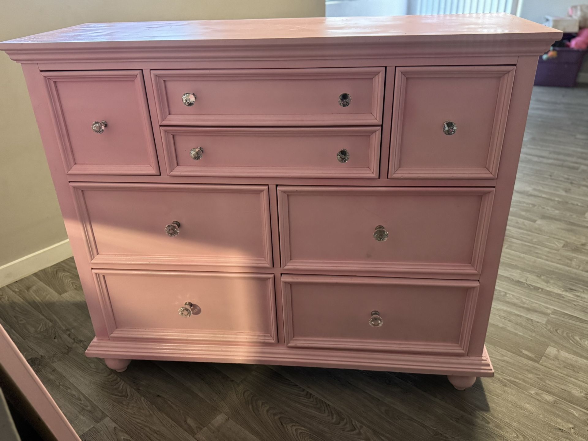 Pink Dresser W Mirror 