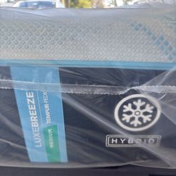 Tempurpedic Luxebreeze Medium Hybrid 