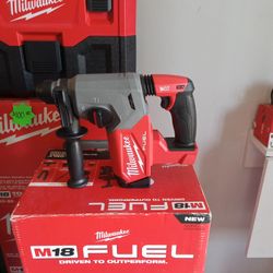 Milwaukee Rotary Hammer 