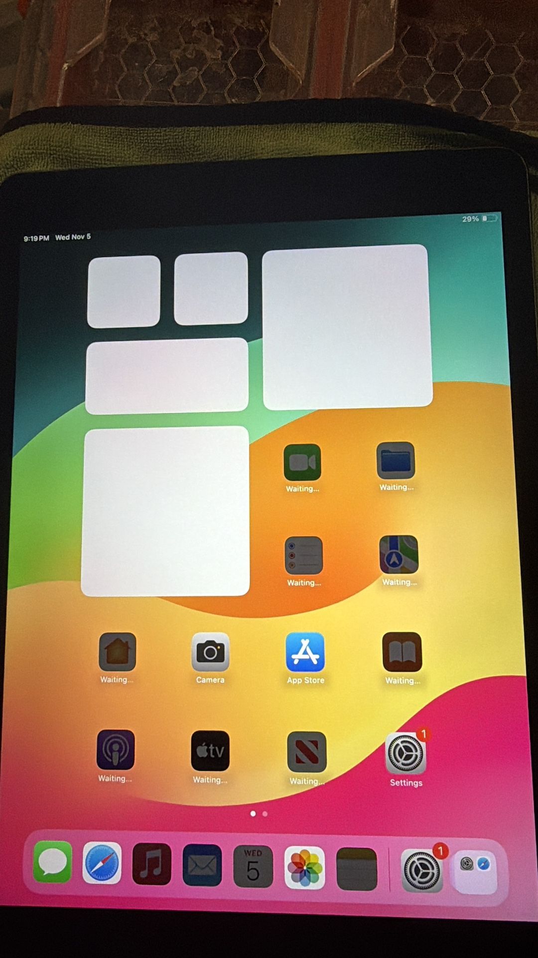9th Gen iPad 256G + CELLULAR