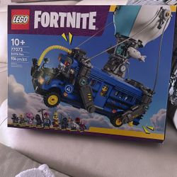 Lego Fortnite Battle Bus 