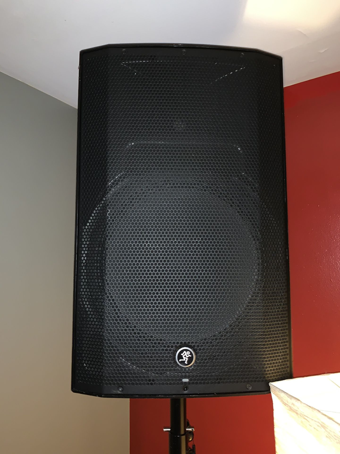 Mackie Thump15A 1300W 15" Powered Speaker
