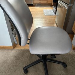 Beautiful Swivel Desk Chairs (2)00