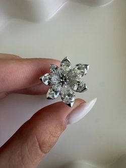 Anillo De Flor De Diamantes