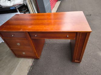 Desk / bookshelf
