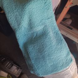 Warm Bed Sheet/ Sabana De Cama Calientita