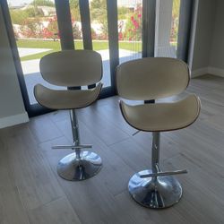 2 Counter Stools