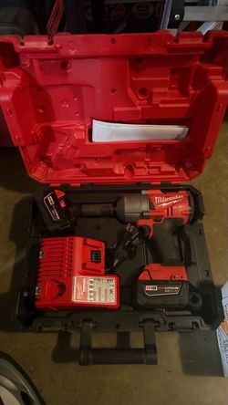 Milwaukee M18 FUEL Impact Wrench Kit