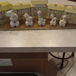 Precious Moments Figurines 