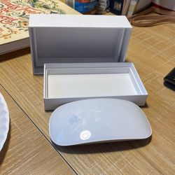 Apple Magic Mouse 