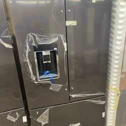 KitchenAid - 23.8 Cu. Ft. French Door Counter-Depth Refrigerator - Black stainless steel