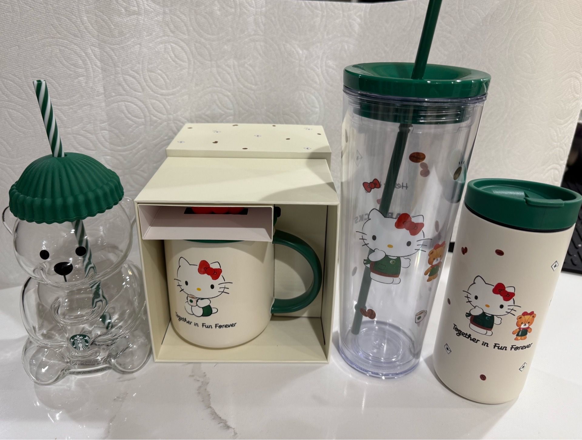 starbucks hello kitty