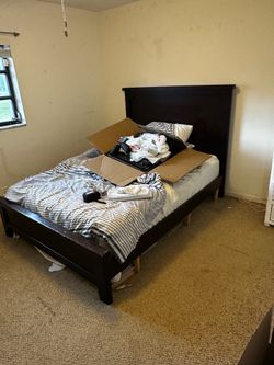 Queen size bed with mattress