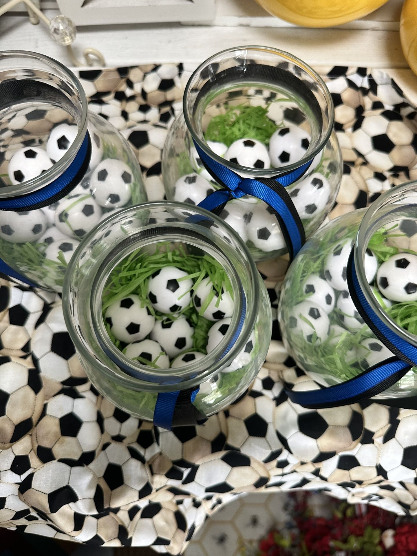 10 Table covers and vases For A Soccer Party 