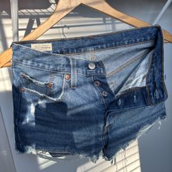 Distressed Levi 501 Women’s Jean Shorts