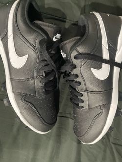 Baseball cleats
