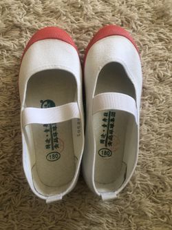 kid's canvas shoes